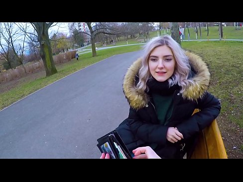 ❤️ Menelan air mani panas orang asing untuk wang - blowjob di taman oleh Eva Elfie Video persetan  pada kami ❌